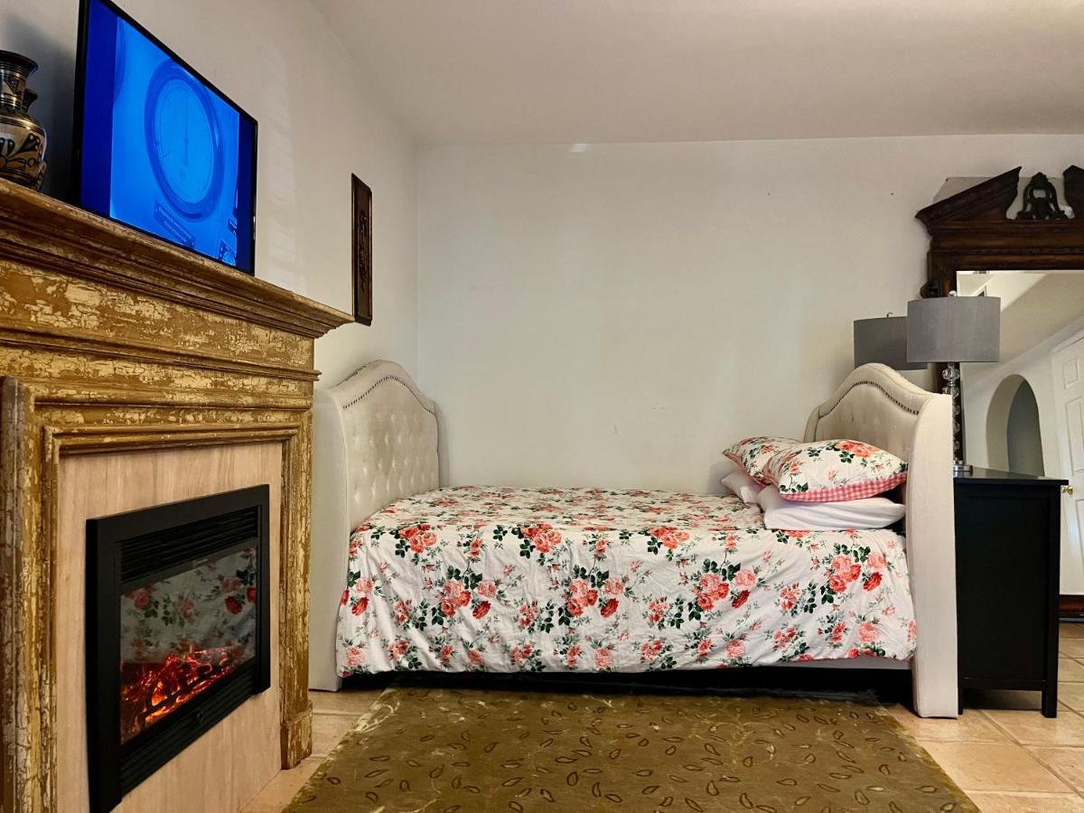 Hollywood Hills Homestay Los Angeles Exterior photo